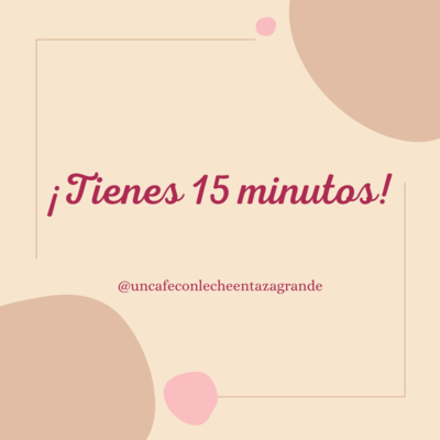 Un café con leche en taza grande