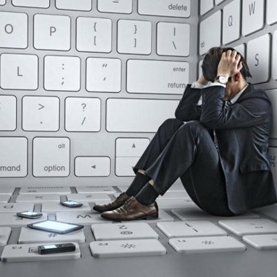 Does Technology Make us Alone?