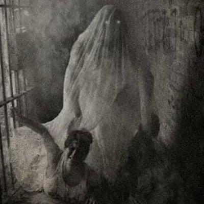Celebrities and the Paranormal, Strange Current Events, Spooky Stuff