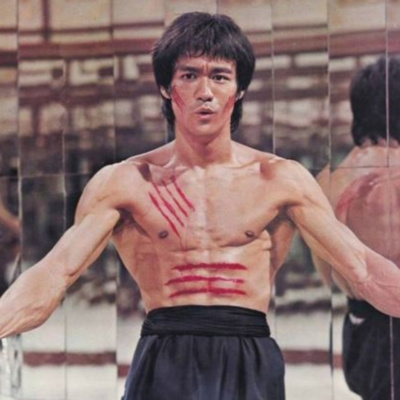 EPISODIO ESPECIAL 1 DE CINE Y ENTRETENIMIENTO: BRUCE LEE Y SU LEGADO EN EL CINE DE ARTES MARCIALES, ASÍ COMO TAMBIÉN EN EL DE HOLLYWOOD