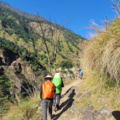 Kể chuyện leo núi Nepal - Phía trước là bầu trời