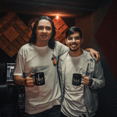 UM PODCAST