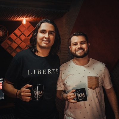 UM PODCAST
