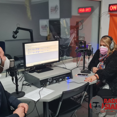 Rossella Erra - Opinionista Rai ci racconta la sua esperienza in TV e la lotta agli haters e al body shaming episode artwork