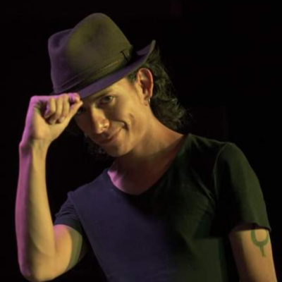 Encuentro en la radio con Gabby Maéche, Director de Arte.