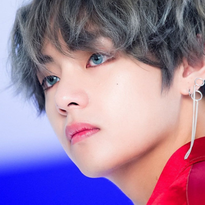 V (BTS) để lộ tính cách thật chỉ với 1 hành động dành cho truyền thông khi xuất hiện tại sân bay episode artwork