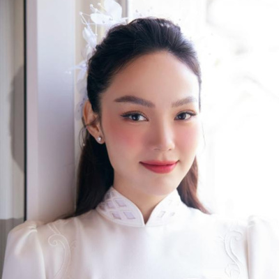 Minh Hằng hành trình lột xác trước khi cưới chồng đại gia: Từ đen nhẻm đến nghi vấn dao kéo episode artwork