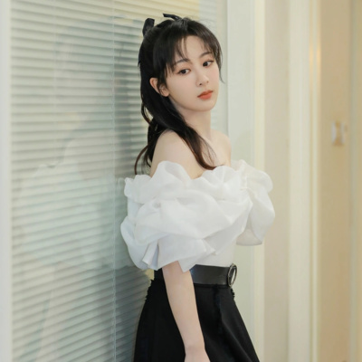 Dương Tử liên tục bị vạ lây, mới nửa năm đã 2 lần bị réo tên vào bê bối trốn thuế episode artwork
