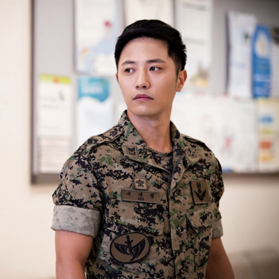 Jin Goo - Nam thần cực phẩm của Hậu Duệ Mặt Trời tàn tạ không ai nhận ra sau 6 năm episode artwork