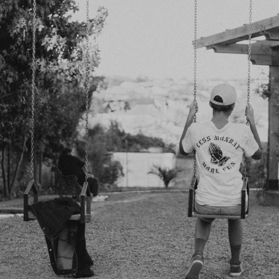 Amigos Postizos; Doy mucho y recibo nada.