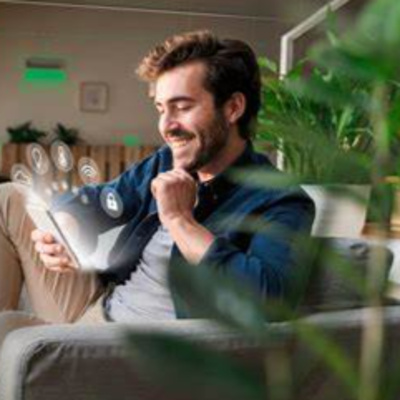 Life Is On - Digital Sales H&D - Schneider Electric España