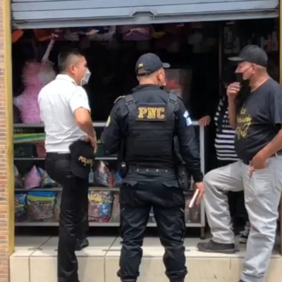 Presuntos delincuentes roban en local. episode artwork