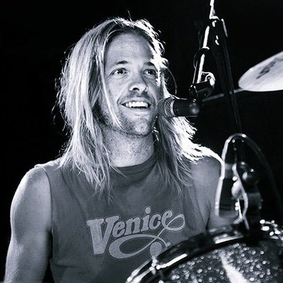 Especial Taylor Hawkins (1972-2022) episode artwork