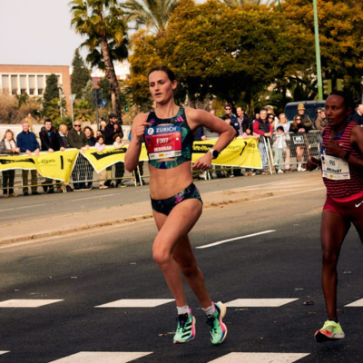 #108 | Bestzeit in 2:25h für Debbie Schöneborn beim Sevillia-Marathon (Sonderfolge)