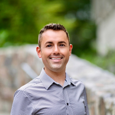 Episode 2: "What parallels are there between resilience in the performing arts and in corporate life?" with Brian Padilla from Lionsgate Entertainment
