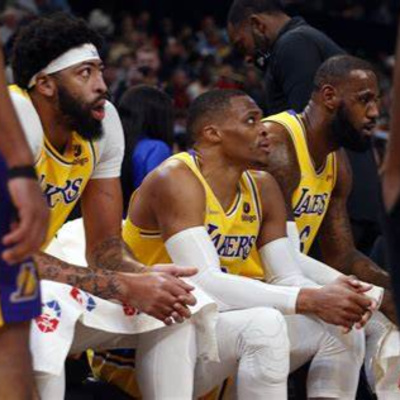 Lakers Fast Break- A Starting Lineup Is Revealed! Lakers Weekend!
