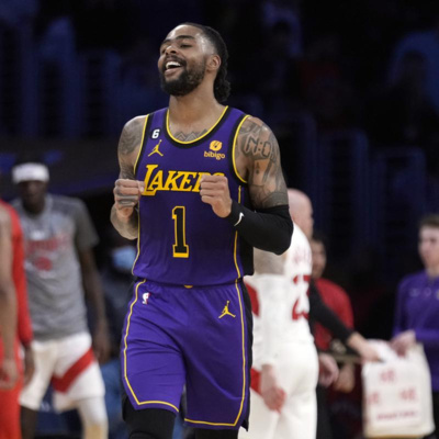 Lakers-Raptors Recap! Welcome Back D'Angelo Russell! Group Chat!