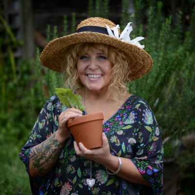 Ep 7. Cheralyn Darcey - Botanical Historian, Author & Artist