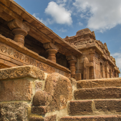 ४१. प्रवास वर्णन: बदामी गुंफा मंदिरे - स्थापत्यकलेचे एक अद्भुत उदाहरण episode artwork