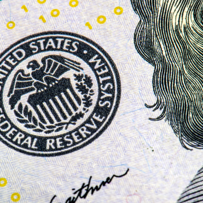 SPB: továbbra is a rövid futamidejű, dollárban denominált kötvényekbe érdemes fektetni