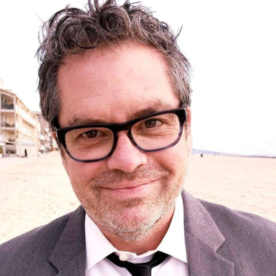 Brian Howie, Host of the Great Love Debate Podcast - Talks about All the Woes of Dating and How We Can Fix Them