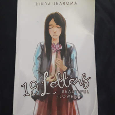 Review Novel "19 Letters: Beautiful Flower"