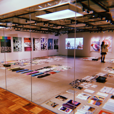 【🧠右尻ポッドキャスト🍑】スイスの思い出とミッドライフクライシスというおはなし【🖼京都dddギャラリー第233回企画展 Form Swiss by &Form】