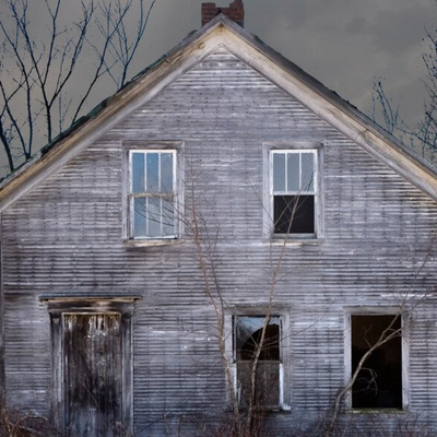 HAUNTED HOUSES