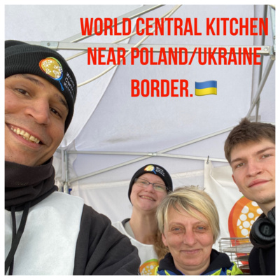 Julio Salado | On the border distributing food to Ukrainians