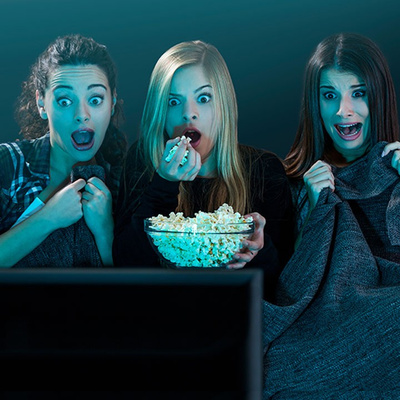 S. 01, Ep. 38: Scary Games to Play in the Dark