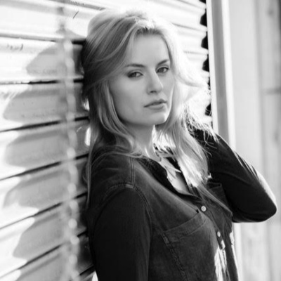 Rock 'n Roll Ghost S7 E05 - Interview with actor Sarah Minnich (Intrusion)