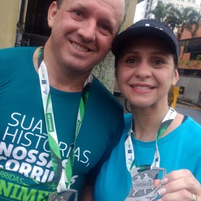 Mesmo com dores, empresária Andréia Siqueira não pára de correr
