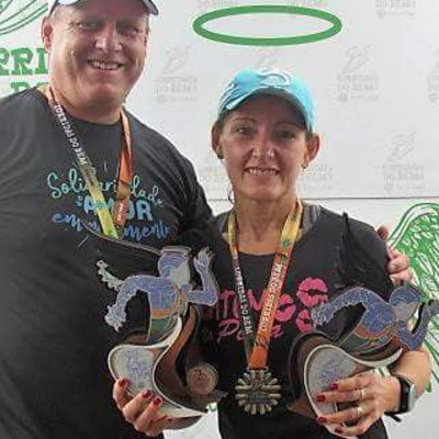 A corredora Clarice Kunhs não se cansa de levantar troféus