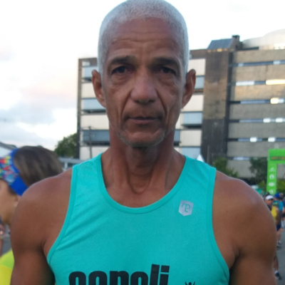 Conheça Gilson Venâncio, um gari do Rio de Janeiro que se tornou ultramaratonista