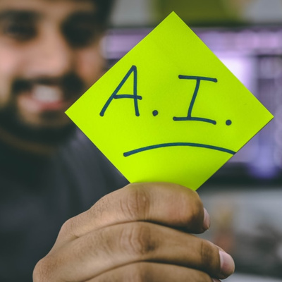 על עתיד האינטרנט, תעשיית היואקסרים ועבודה מהבית