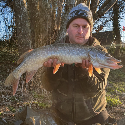 River Thames 002 / Pike Fishing