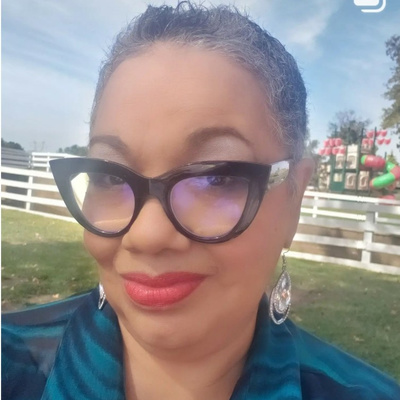 CURVY CHRONICLES- STORIES OF STRONG WOMEN