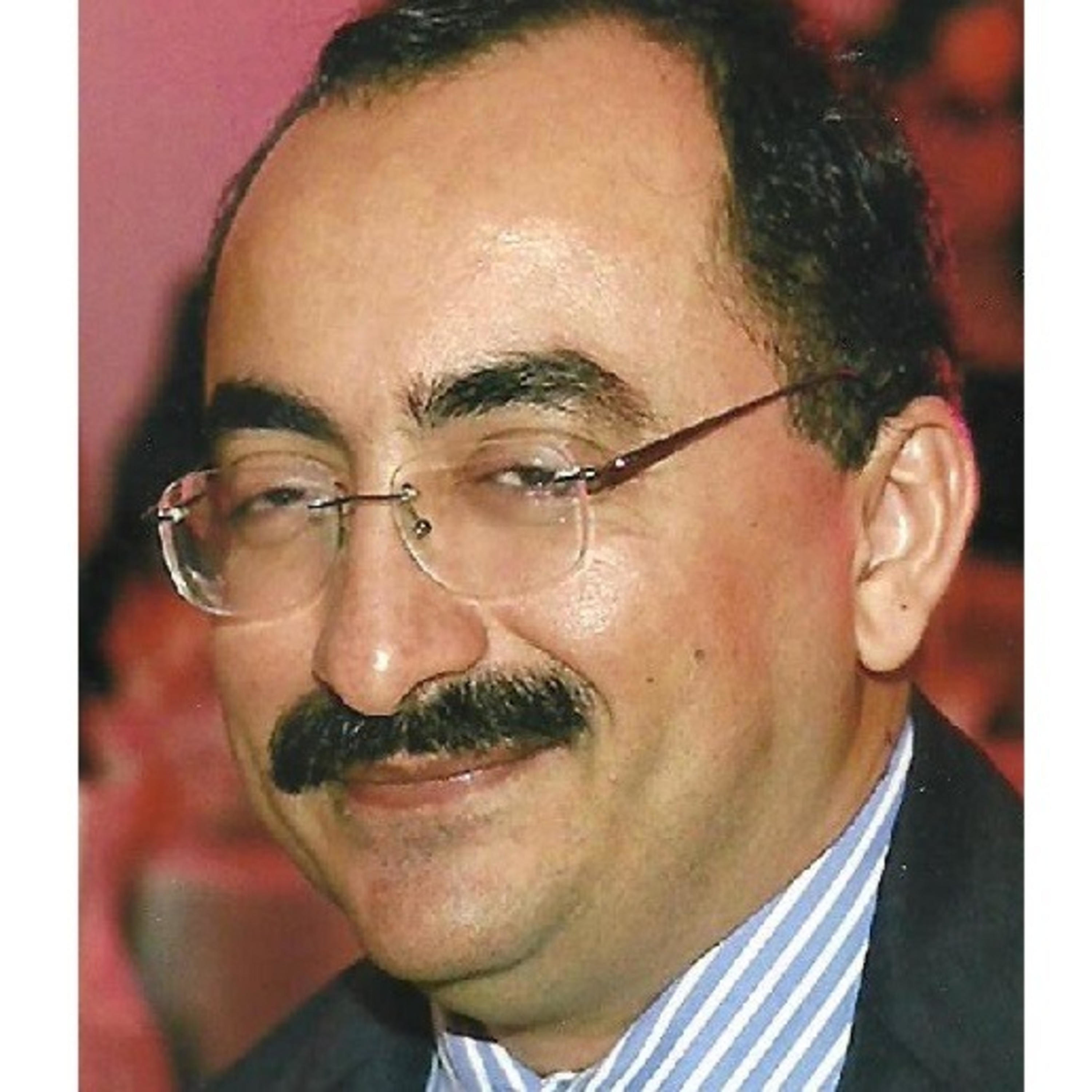 Dr. Renato Evando - \