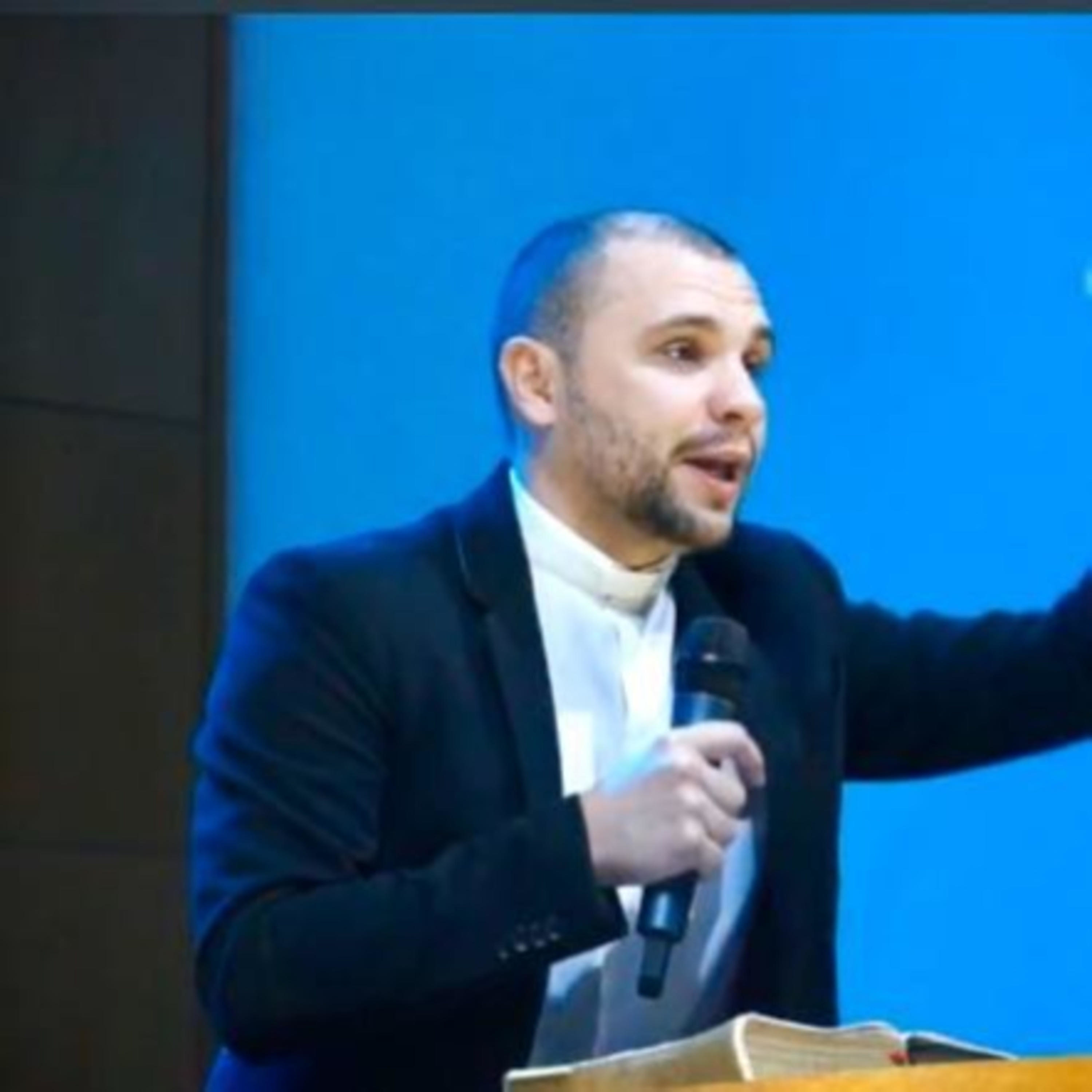 Pastor Daniel Chereghini