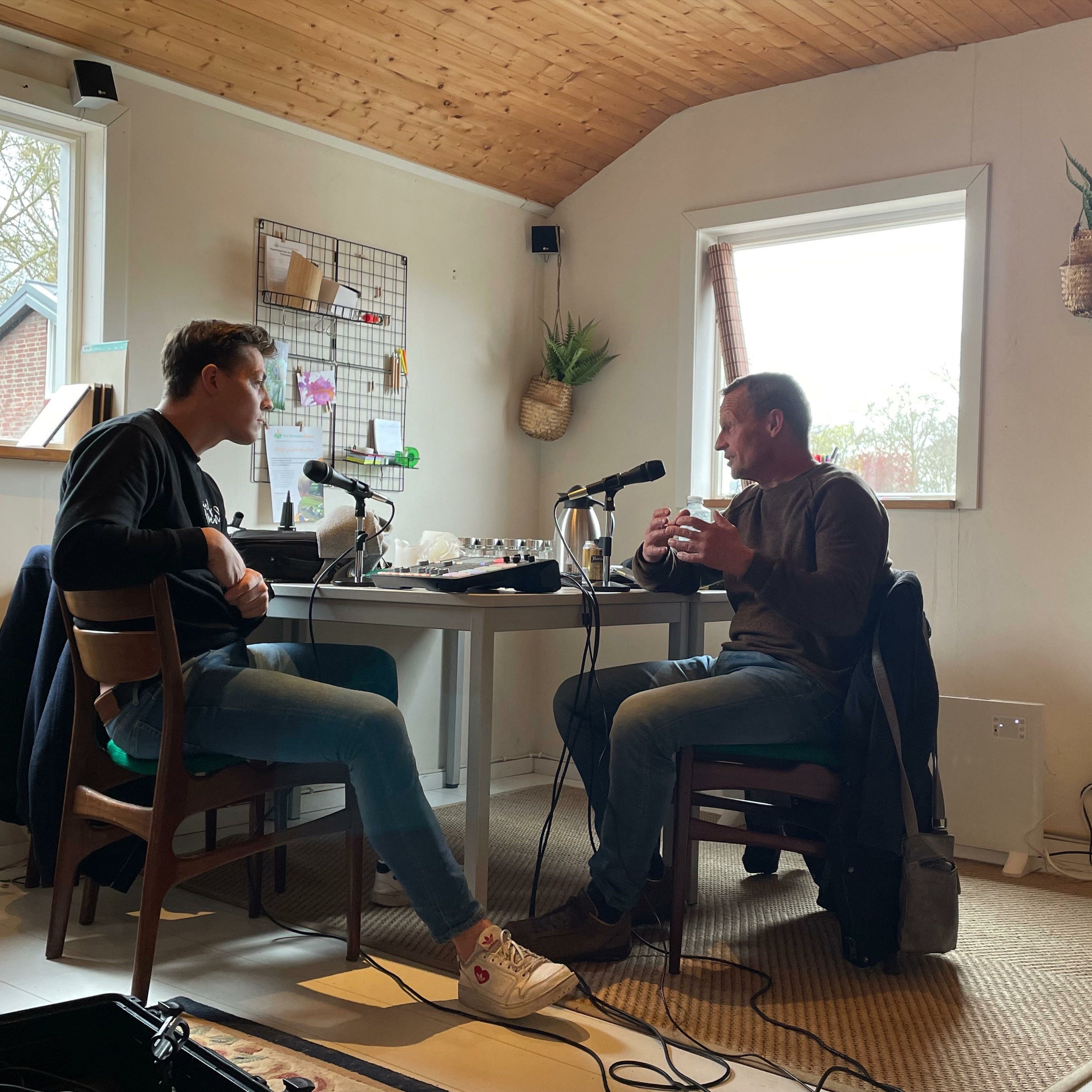 Met de poten in de klei cover art