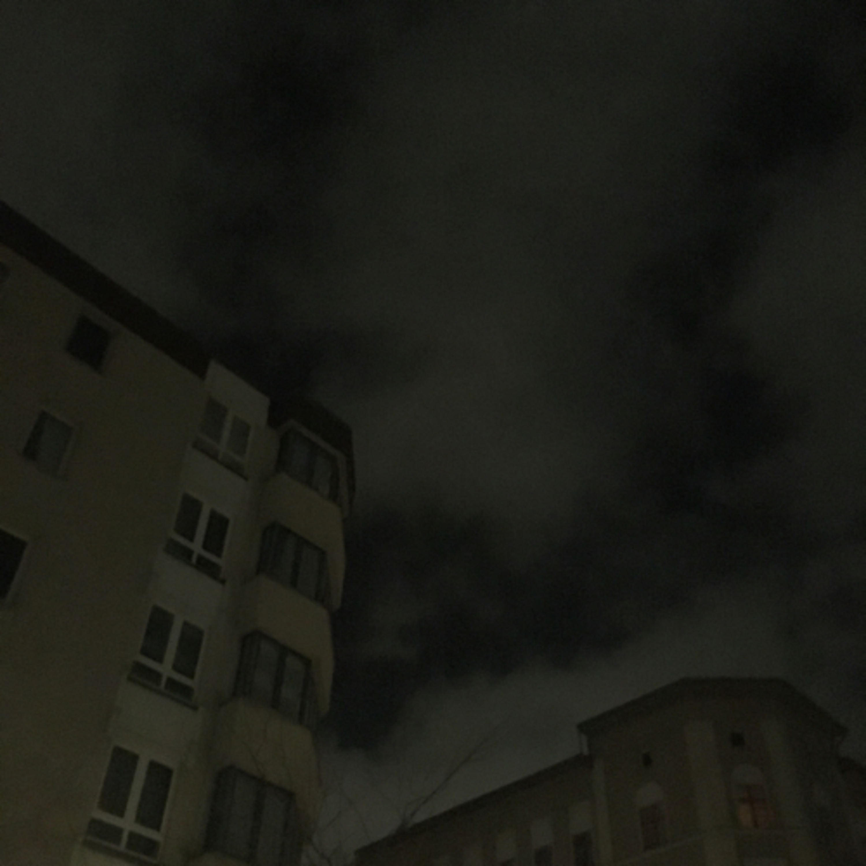 Das dritte von links, zwei hinter Hansen