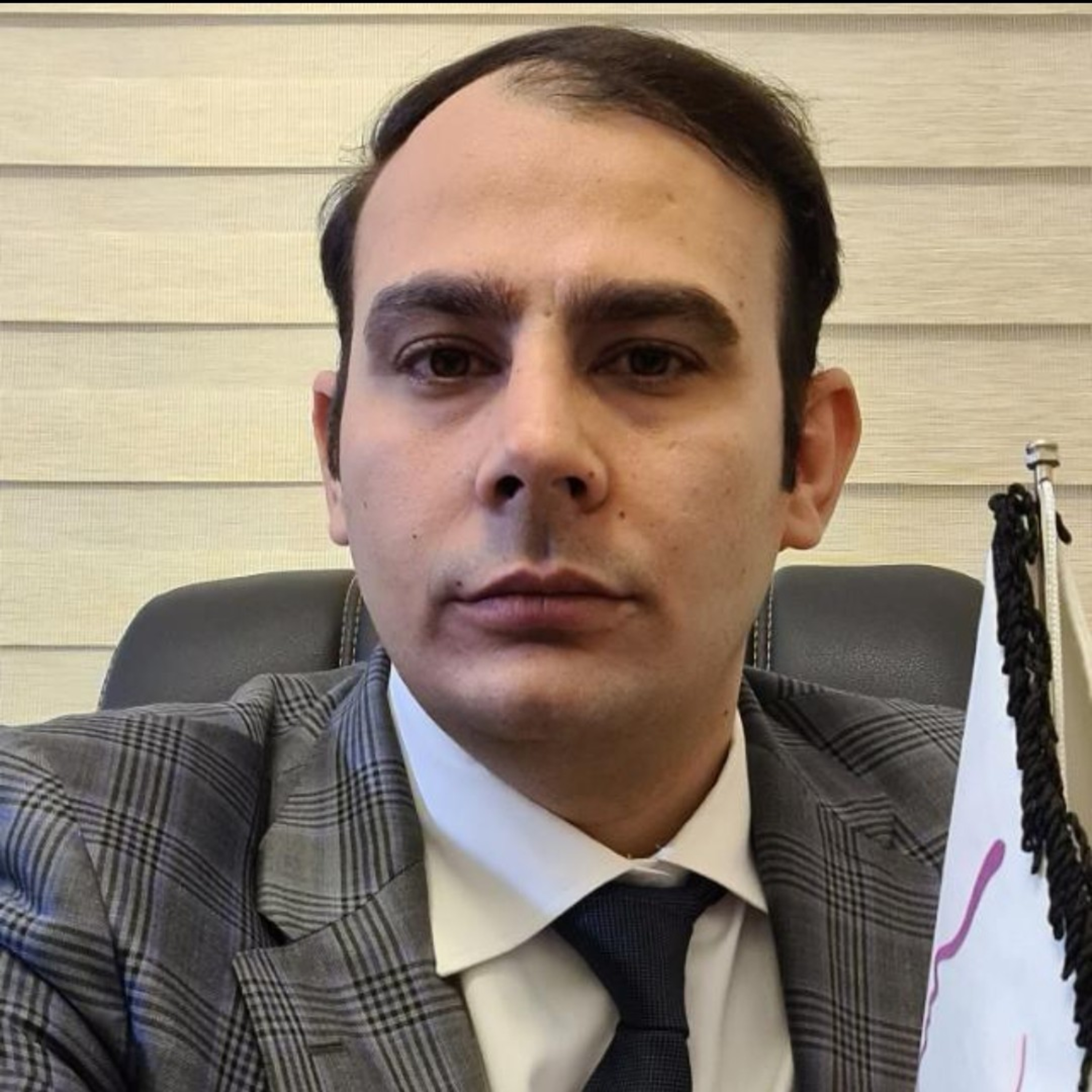 کاور دکتر دهقان در برنامه رادیو تهران: ایمپلنت