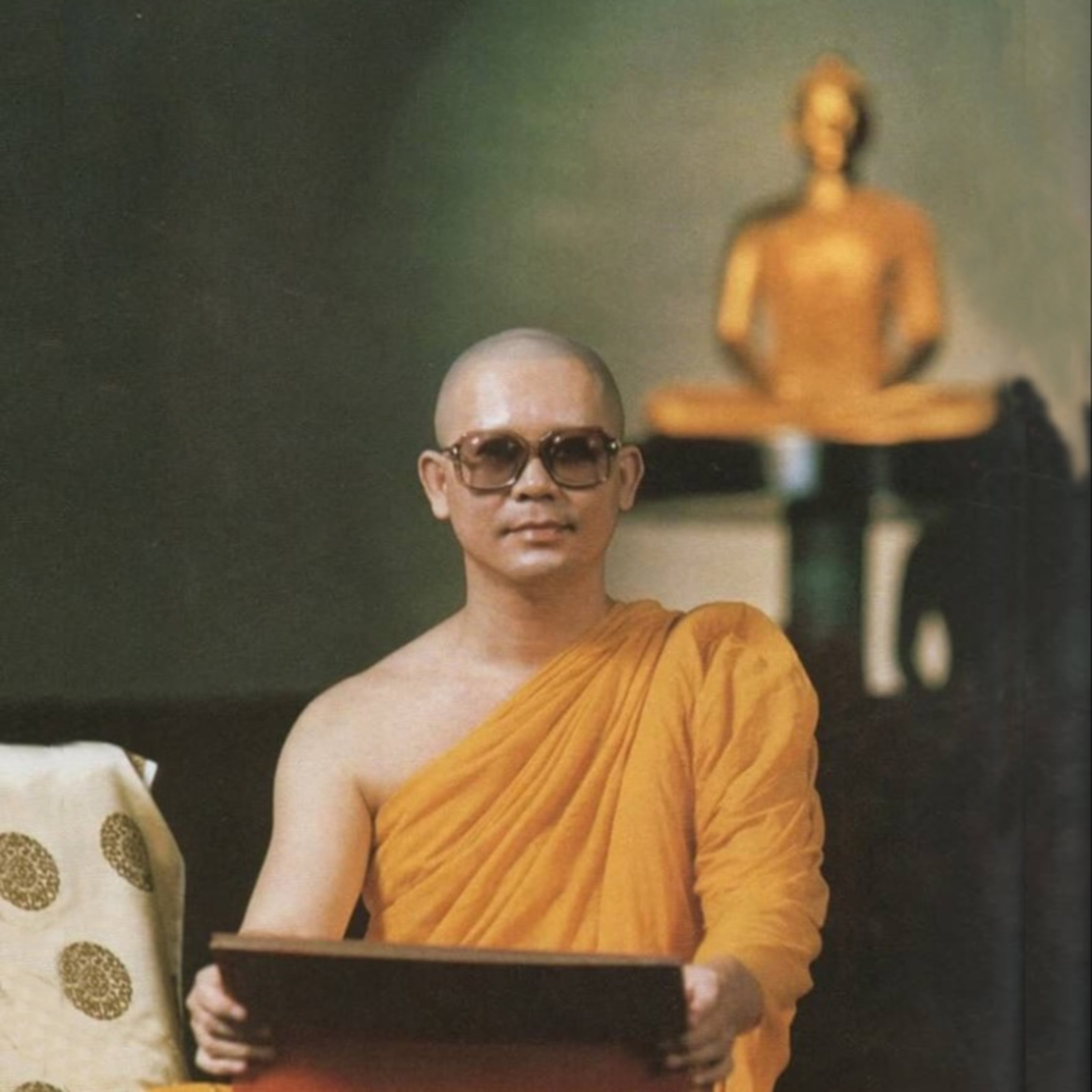 หลวงพ่อเล่าธรรมะจากพระไตรปิฎก