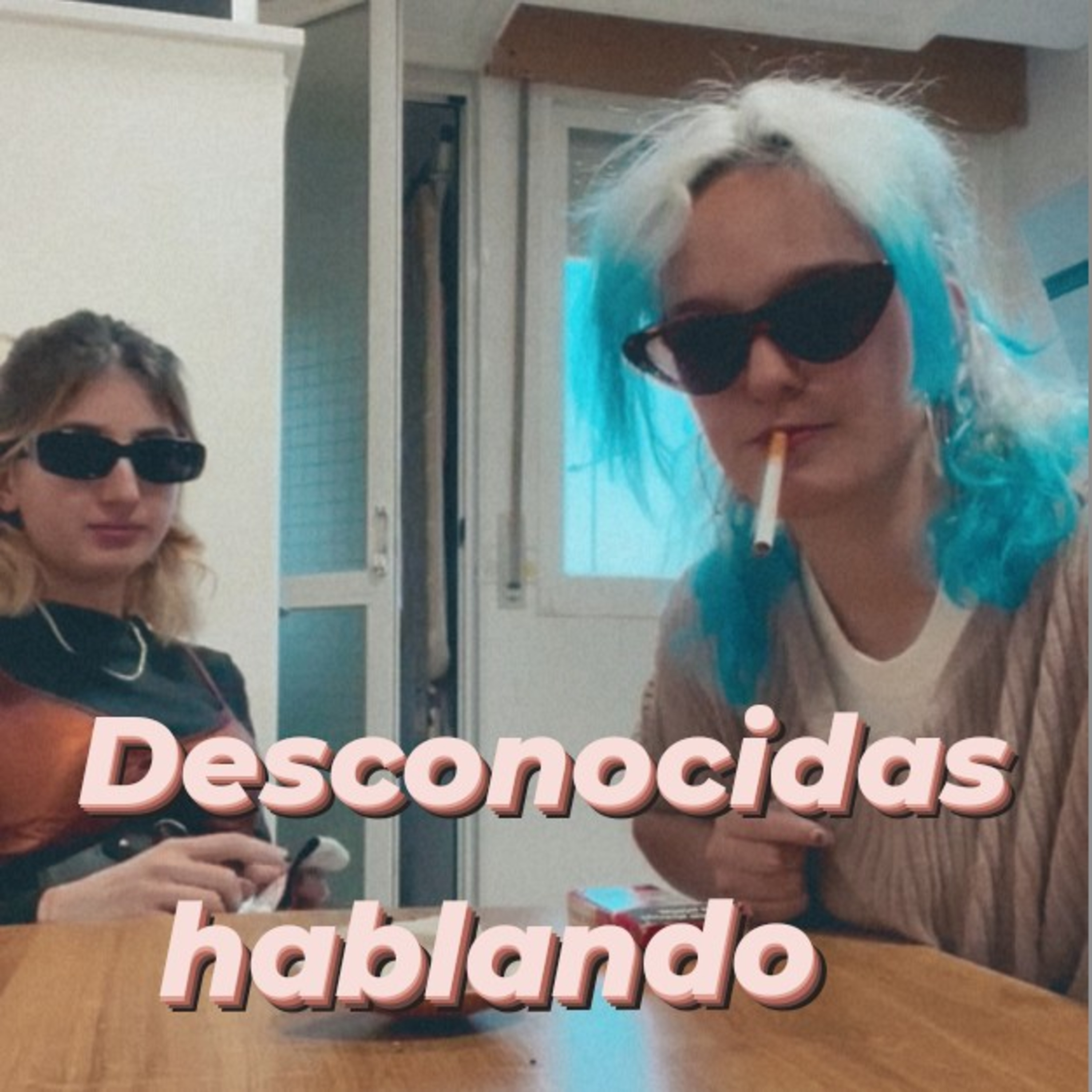 desconocidas hablando