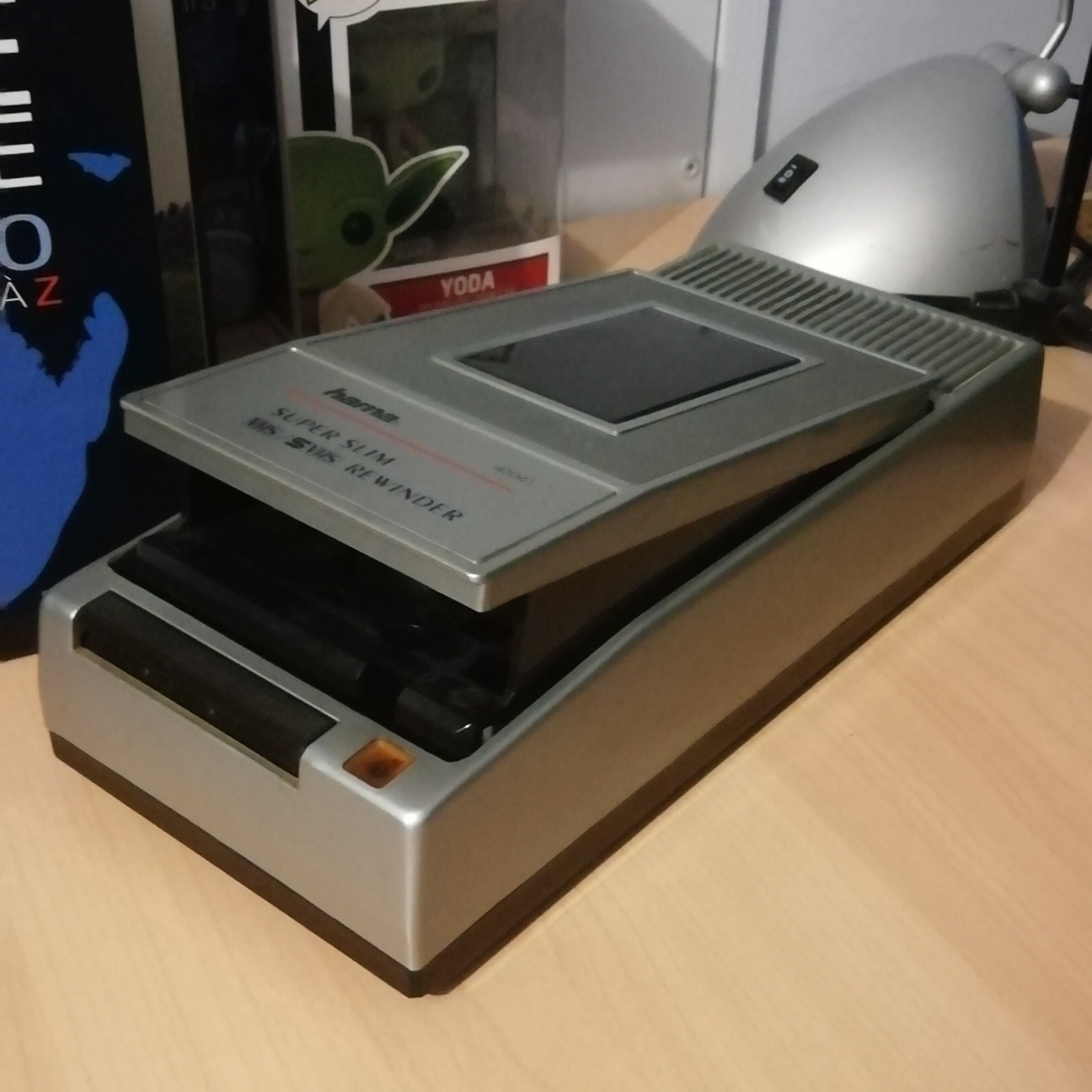 VCR (les Visionneur(euse)s de Cassettes à Rembobiner) VCR (les Visionneur(euse)s de Cassettes à Rembobiner)