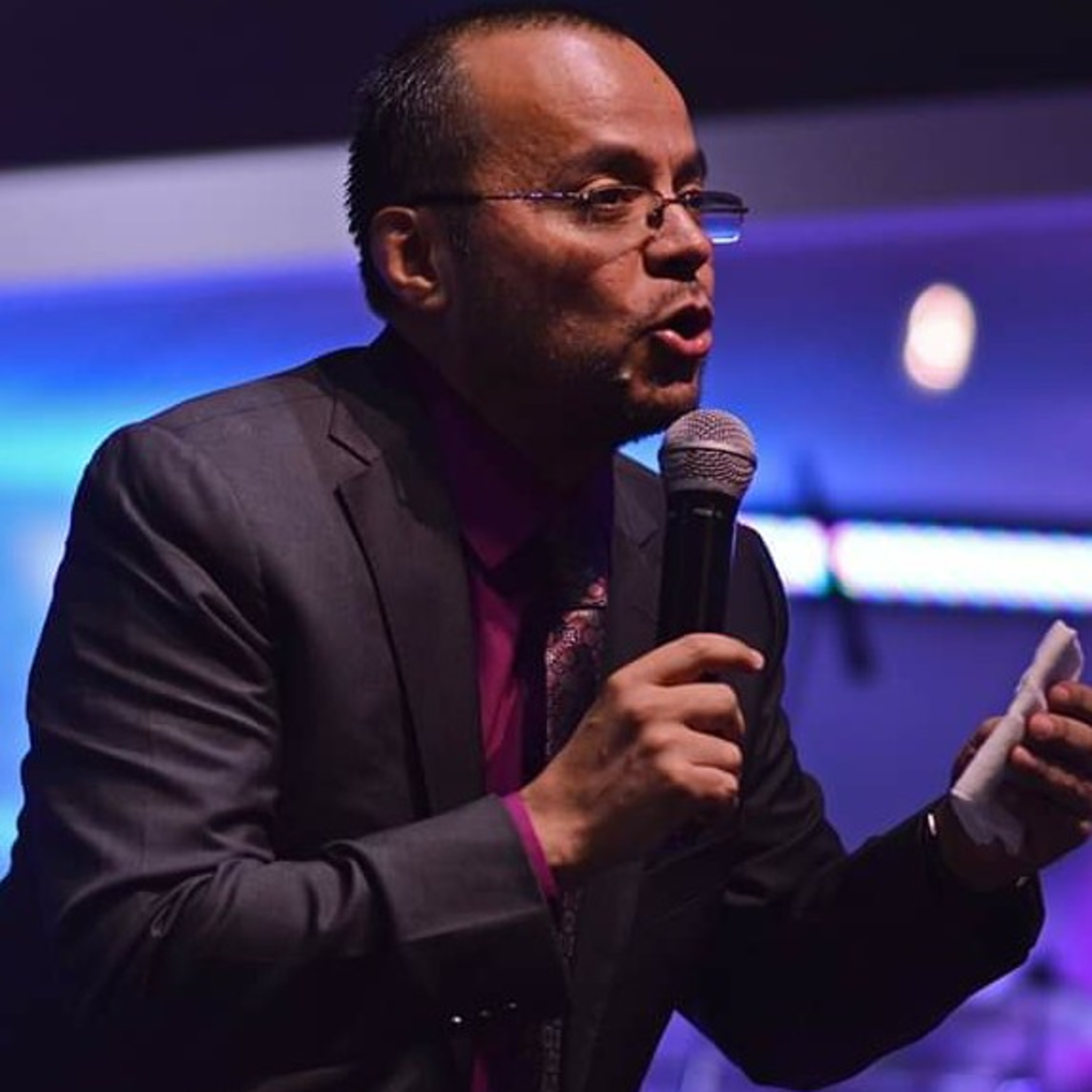 Pastor y Adorador Juan Carlos Ochoa