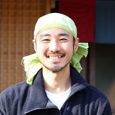 一見悪徳に見えてただ運動を勧めているだけの男