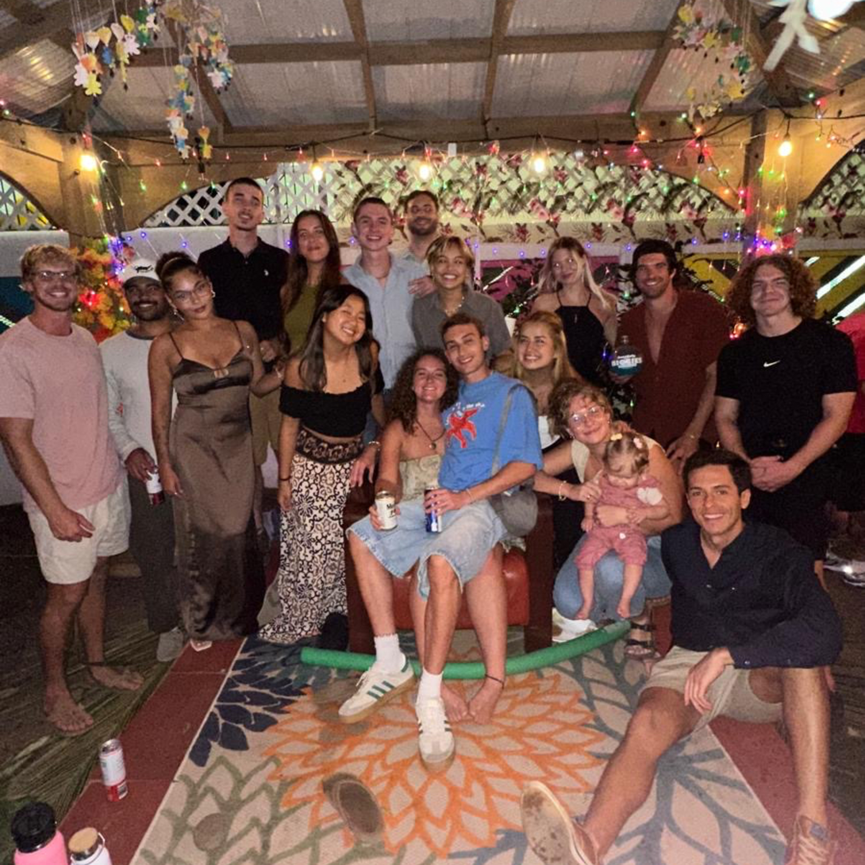 what it’s like to volunteer at a hostel on Maui