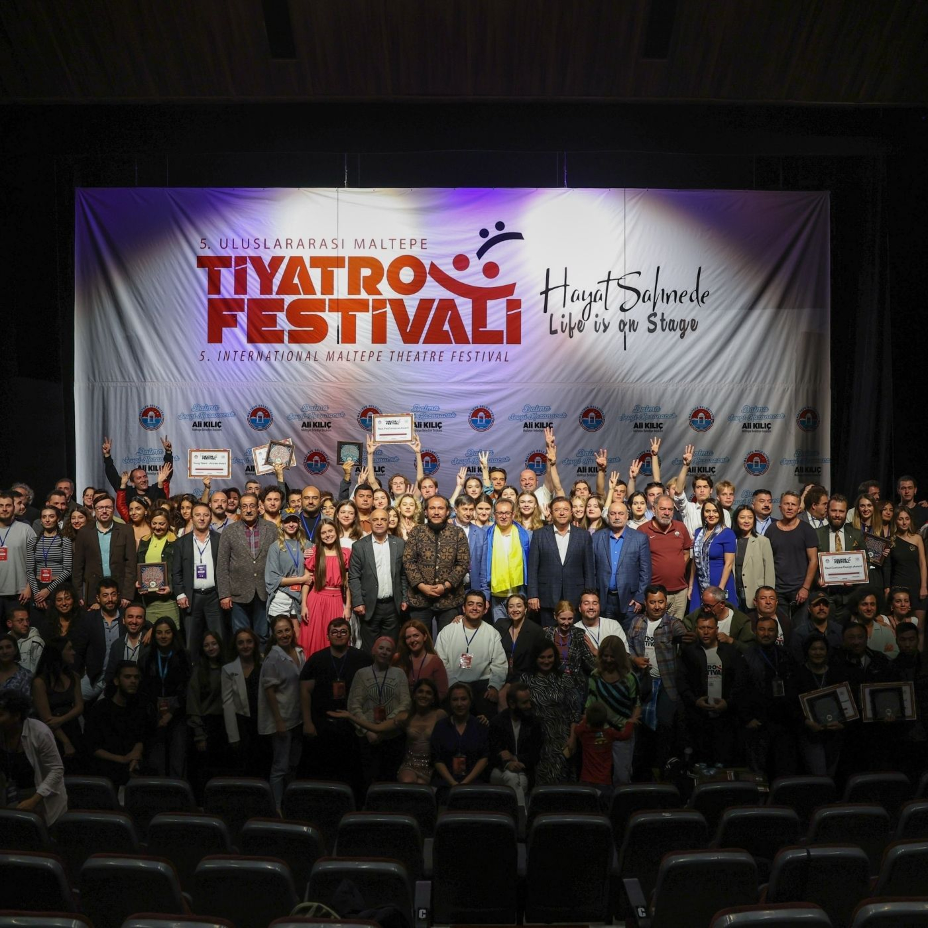 cover of episode 5. Uluslararası Maltepe Tiyatro Festivali - Kubilay Erdelikara - Cumhuriyet Özel (37. Sayı)