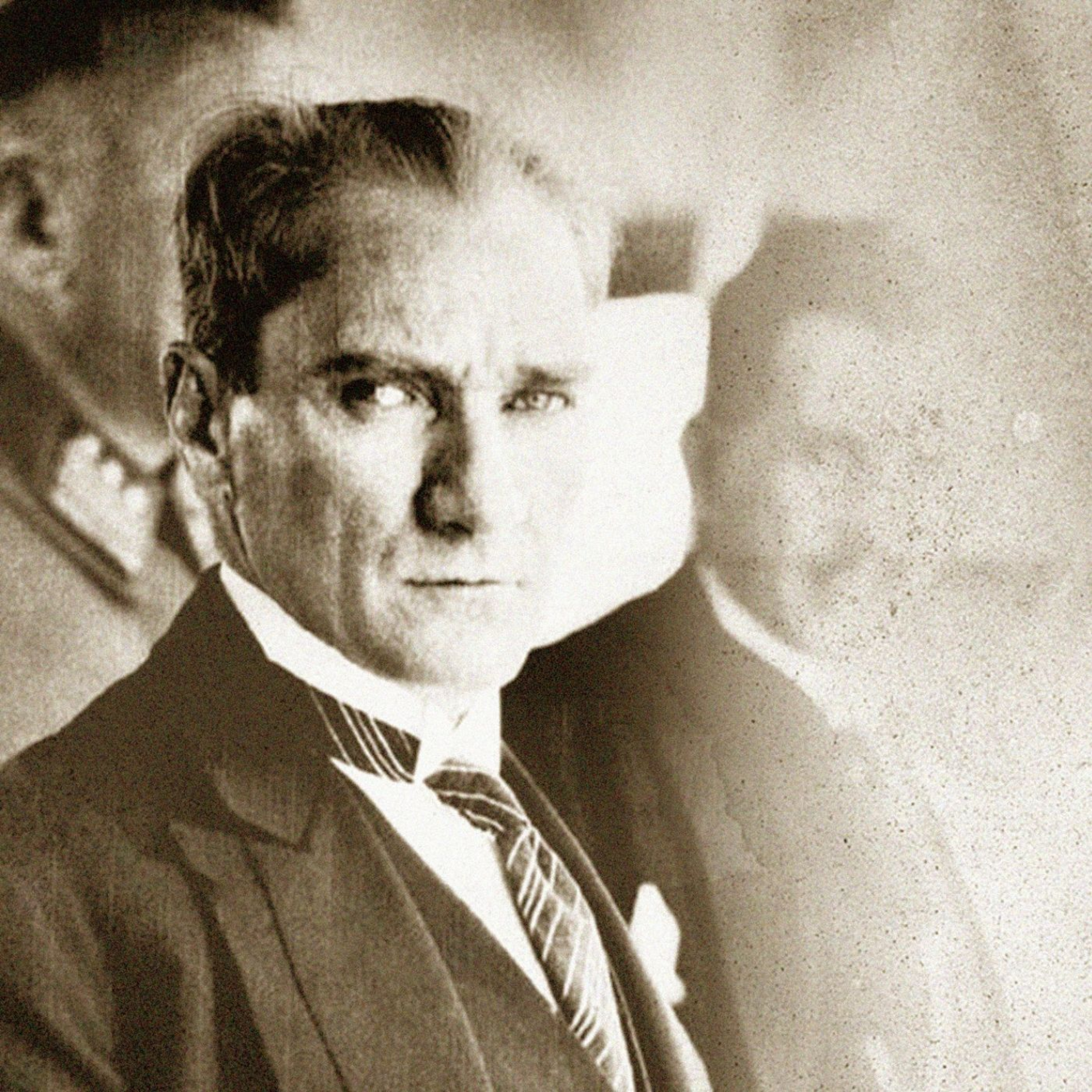 cover of episode "Efendiler, yarın Cumhuriyet’i ilan edeceğiz." - Gani Müjde - Cumhuriyet Özel (37. Sayı)